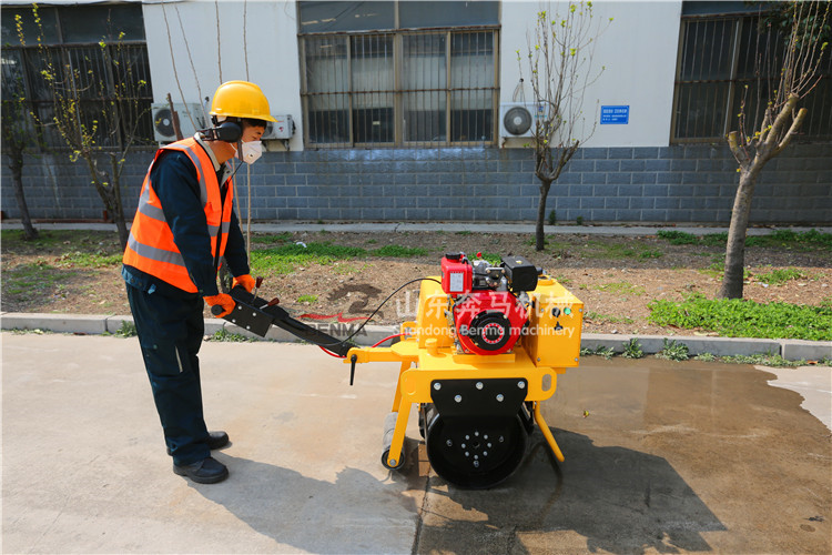 30手扶壓路機 (108).JPG